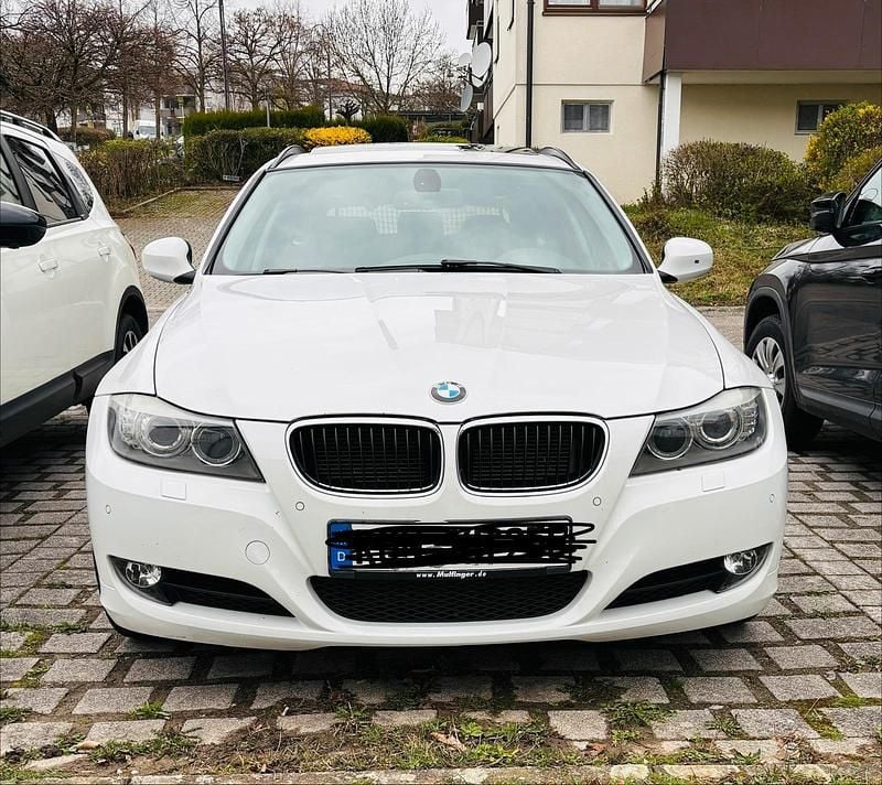 Gebraucht BMW 318 143 PS (105 kW) 2012 Weiß Limousine