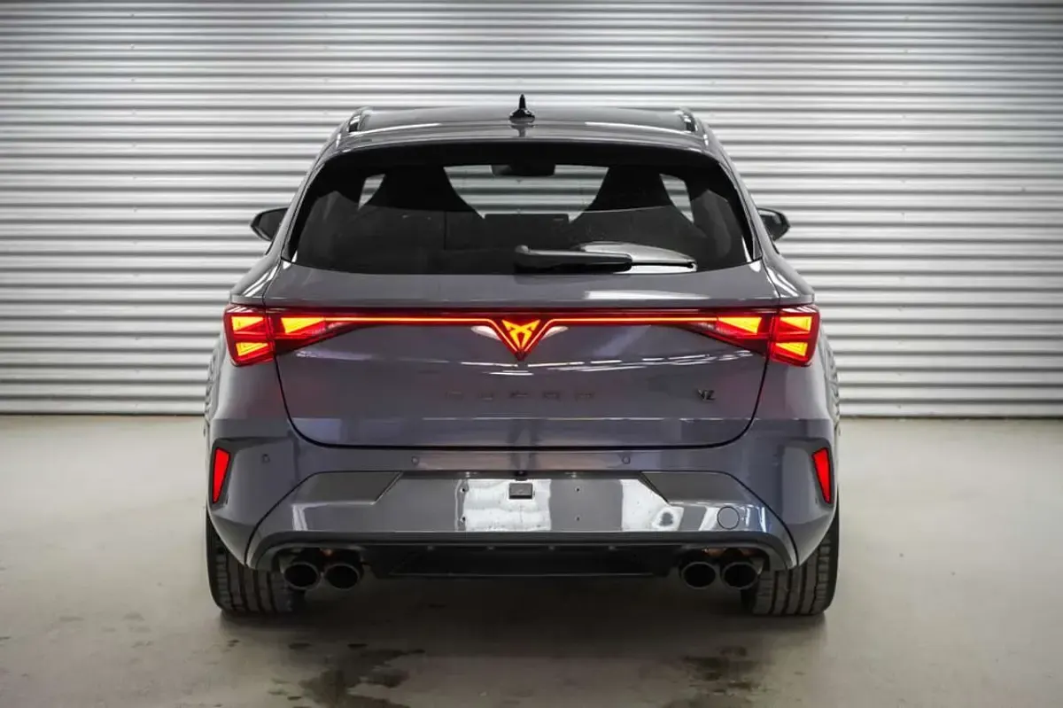 Gebraucht Cupra Leon VZ 333 PS (244 kW) 2025 Graphene grau metallic (r6) Kombi