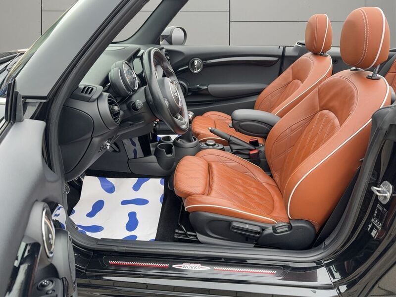 Schwarz Gebraucht 2017 Mini John Cooper Works Cabriolet Cabrio | 16.450 € (Etwas zu teuer) - Bild 1/4