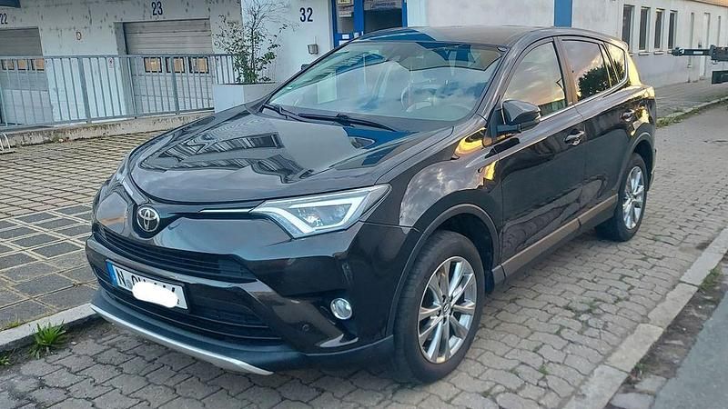 Gebraucht Toyota RAV4 Edition-S 143 PS (105 kW) 2017 Schwarz SUV