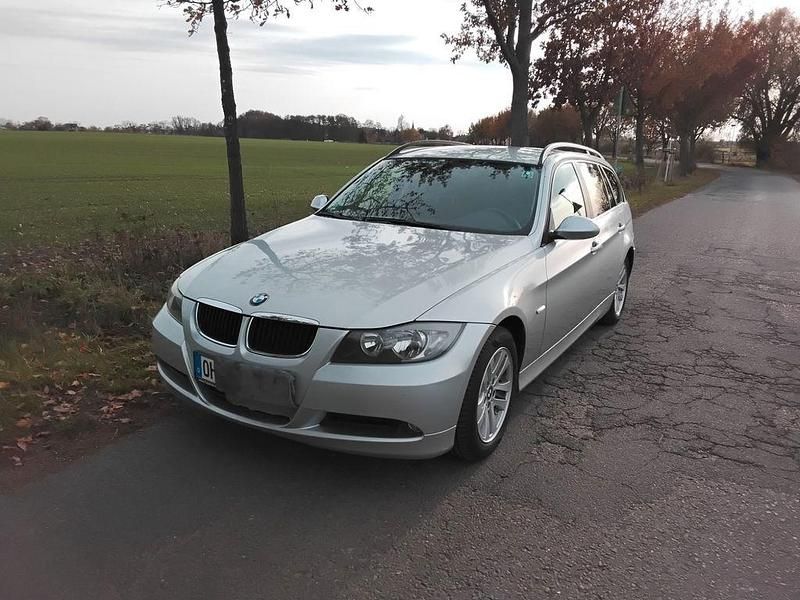 Silber Gebraucht 2008 BMW 318 Kombi | 2.550 € (Superpreis) - Bild 1/4
