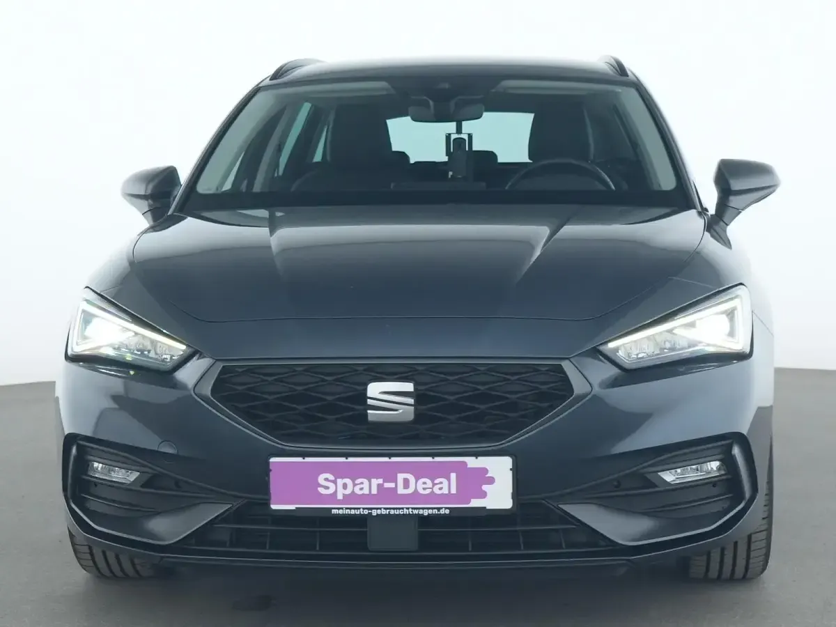 Używany Seat Leon FR 150 KM (110 kW) 2022 Szary Sedan/Limuzyna