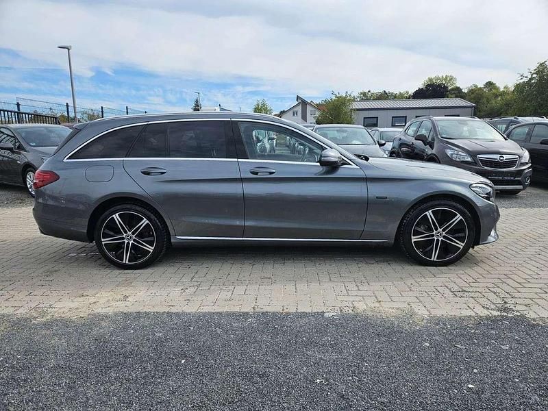 Gebraucht Mercedes C300e 306 PS (225 kW) 2020 Grau Kombi