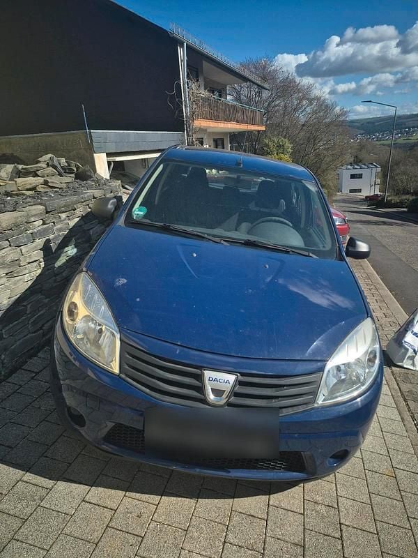 Second-hand Dacia Sandero 75 CP (55 kW) 2009 Albastru Hatchback