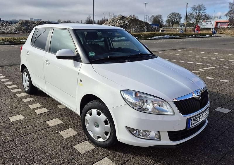 Gebraucht Skoda Fabia Fresh 86 PS (63 kW) 2013 Weiß Limousine