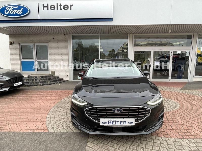 Gebraucht Ford Focus Titanium 125 PS (91 kW) 2023 Schwarz Kombi