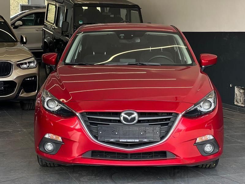 Gebraucht Mazda 3 Nakama 105 PS (77 kW) 2016 Rot Limousine