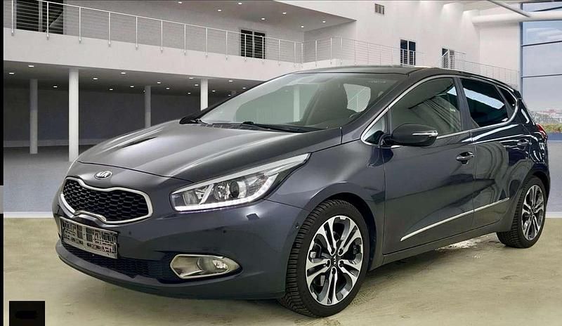 (e5b) winchestergrau met. Gebraucht 2013 Kia Ceed Spirit Kleinwagen | 10.900 € (Fairer Preis) - Bild 1/4