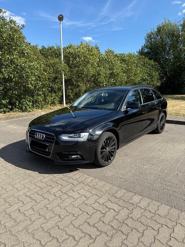 Schwarz Gebraucht 2012 Audi A4 Kombi | 8.500 € (Fairer Preis) - Bild 1/4