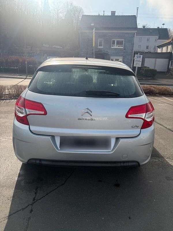 Gebraucht Citroën C4 90 PS (66 kW) 2011 Limousine