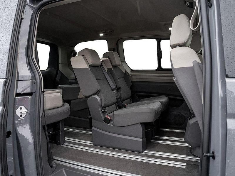 Gebraucht VW Multivan Life 204 PS (150 kW) 2023 Grau Van