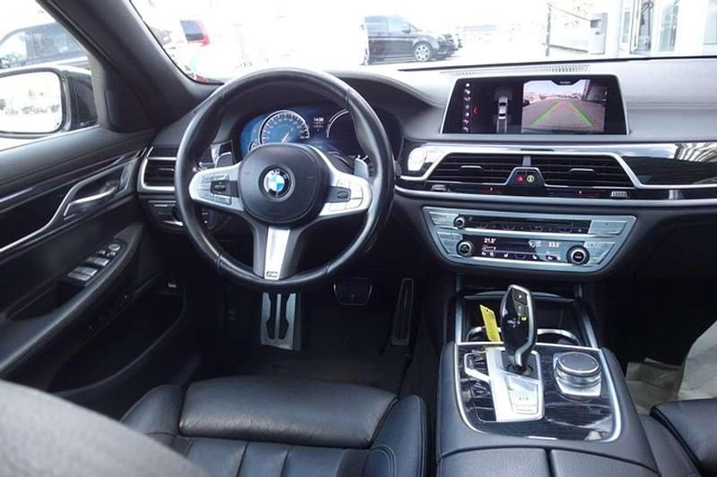 Gebraucht BMW 730 M Sport 265 PS (194 kW) 2018 Carbonschwarz Limousine