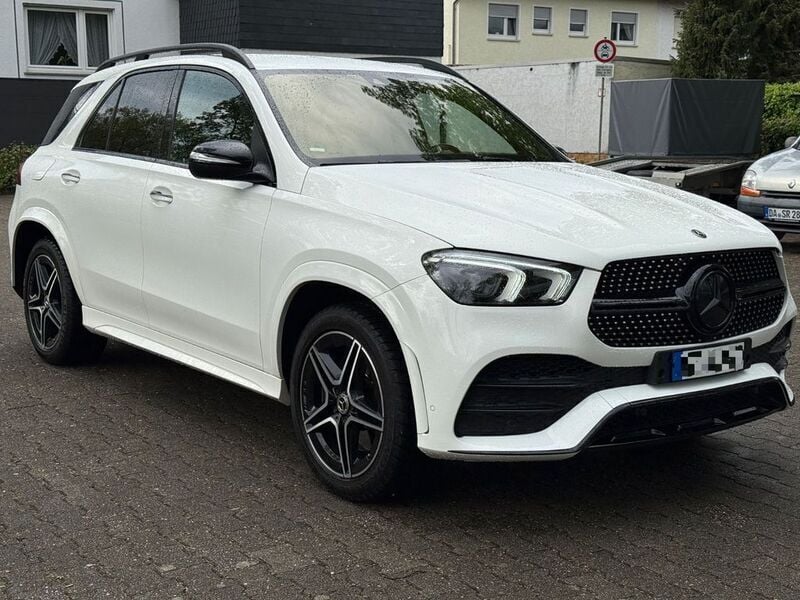 Weiß Gebraucht 2019 Mercedes GLE300 AMG line SUV | 35.498 € - Bild 1/4