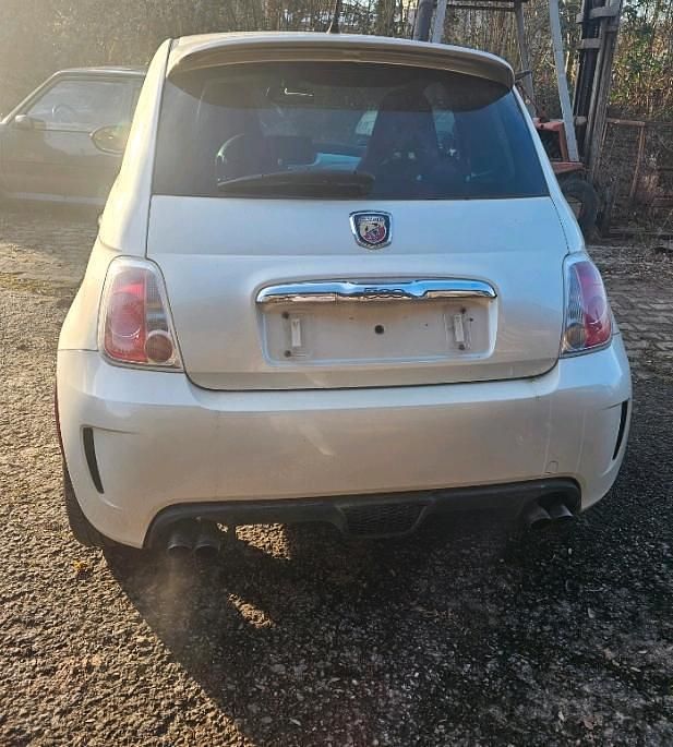 Gebraucht Abarth 500 135 PS (99 kW) 2009 Weiß Kleinwagen