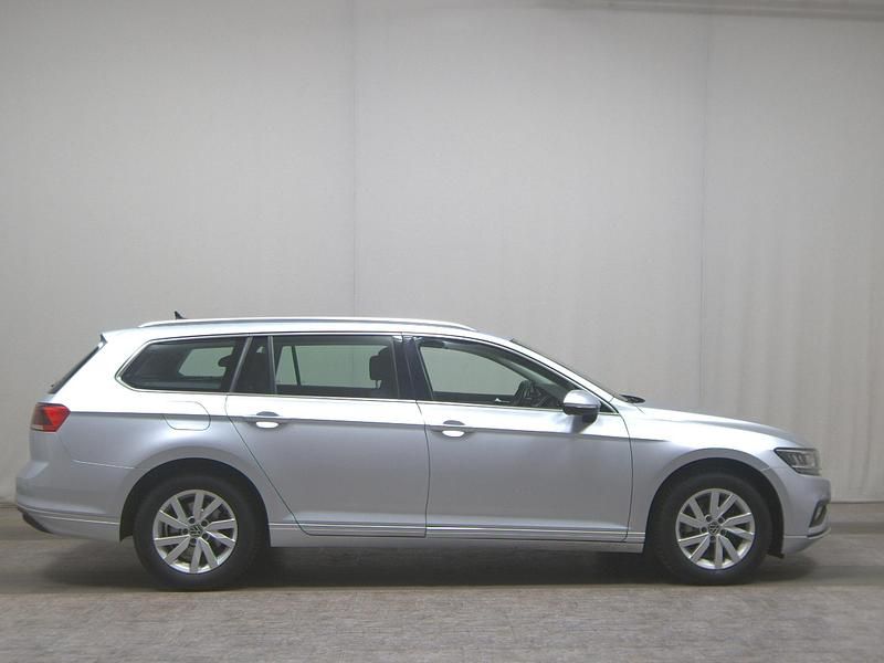 Gebraucht VW Passat Business 150 PS (110 kW) 2022 Silber Kombi