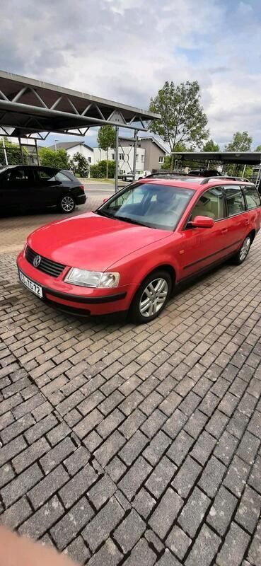 Rot Gebraucht 1997 VW Passat Kombi | 2.390 € (Teuer) - Bild 1/4