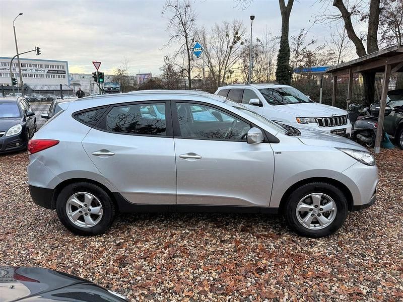 Gebraucht Hyundai ix35 Premium 163 PS (119 kW) 2011 Silber SUV