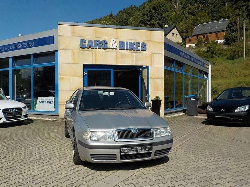 Silber Gebraucht 2005 Skoda Octavia Tour Kleinwagen | 1.500 € (Superpreis) - Bild 1/4