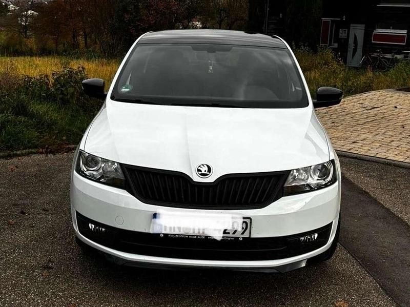 Weiß Gebraucht 2017 Skoda Rapid Monte Carlo Kombi | 12.000 € (Fairer Preis) - Bild 1/4