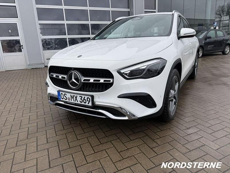 Gebraucht Mercedes GLA200 Progressive 150 PS (110 kW) 2025 Weiß SUV