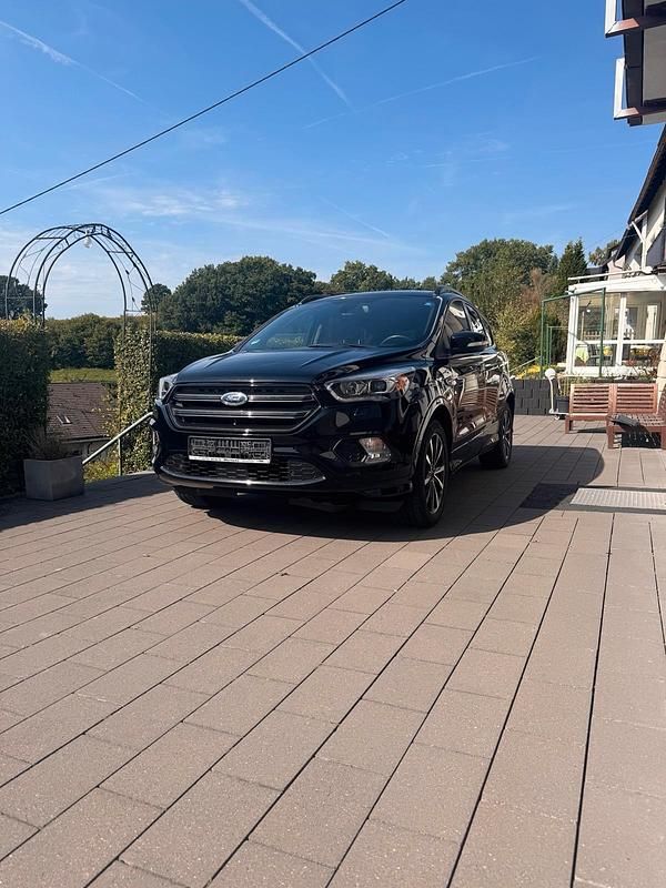 Schwarz Gebraucht 2017 Ford Kuga ST-Line SUV | 13.900 € (Fairer Preis) - Bild 1/4