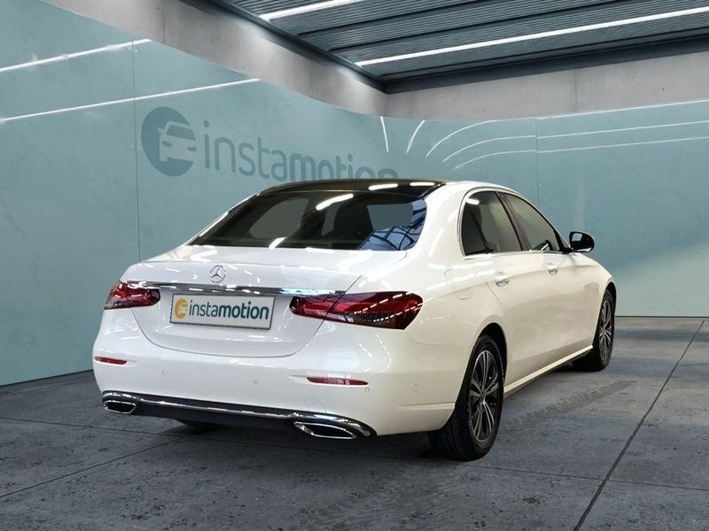 Gebraucht Mercedes E220 Avantgarde 200 PS (147 kW) 2023 Weiß Limousine