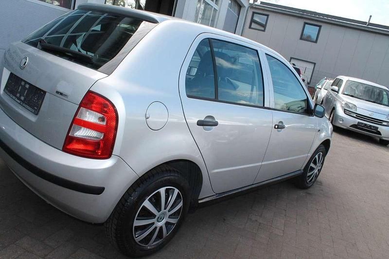 Second-hand Skoda Fabia 60 CP (44 kW) 2002 Argintiu Hatchback