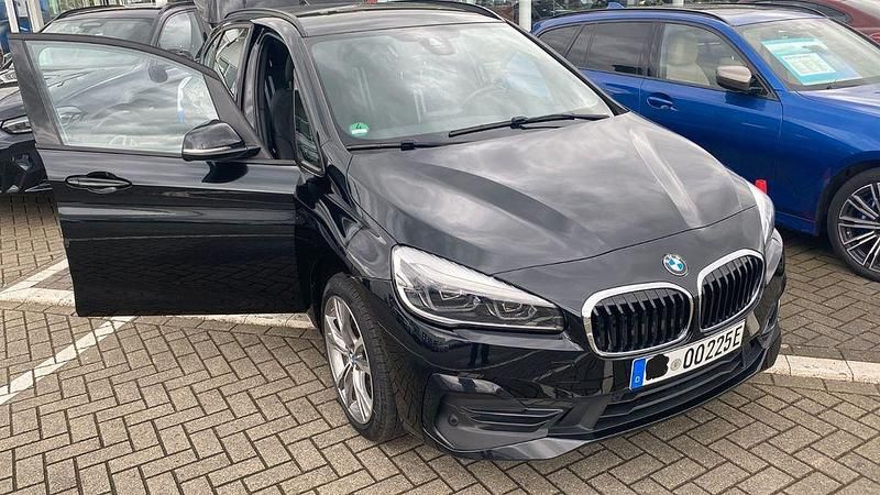 Schwarz Gebraucht 2020 BMW 225 Sport Line Van / Kleinbus | 22.990 € (Fairer Preis) - Bild 1/4