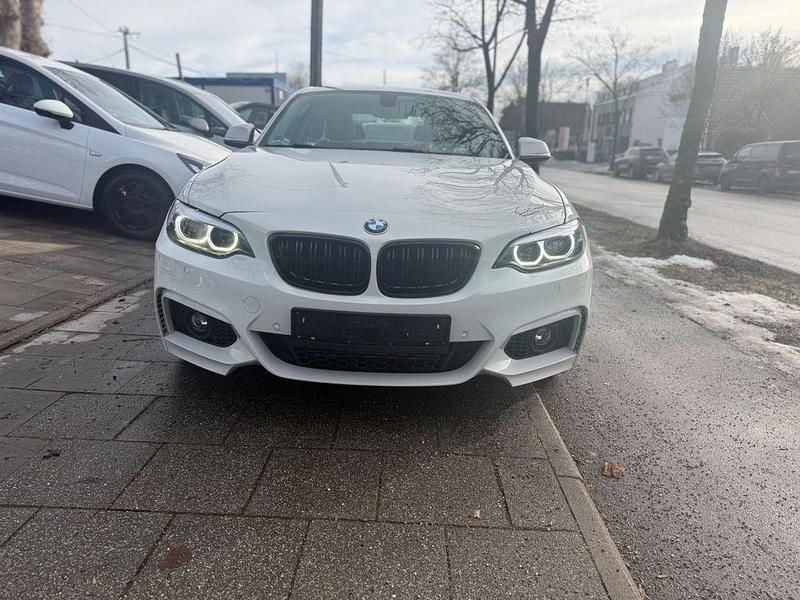 Gebraucht BMW 220 Sport Line 190 PS (139 kW) 2018 Weiß Coupé
