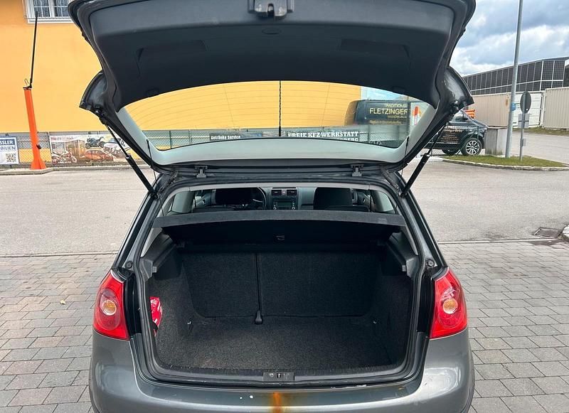 Gebraucht VW Golf V 75 PS (55 kW) 2005 Grau Kleinwagen