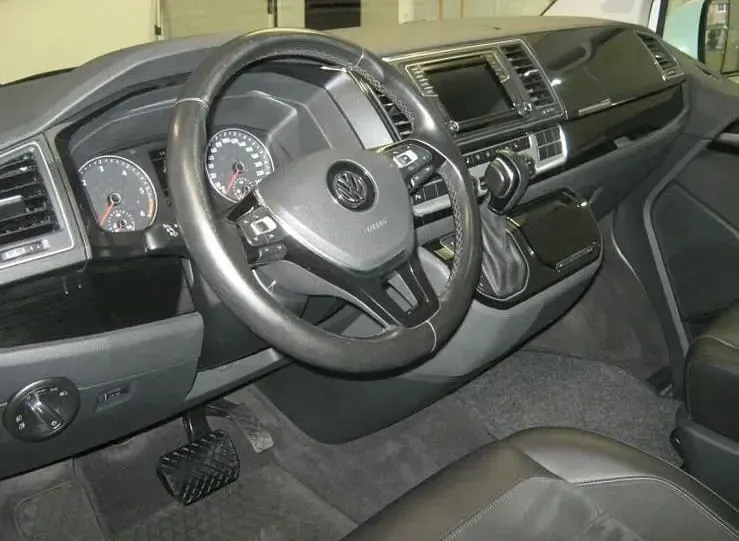 Gebraucht VW Multivan 204 PS (150 kW) 2016 Weiß Van / Kleinbus