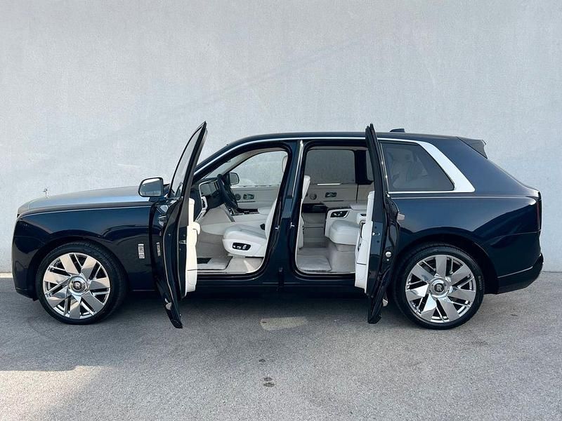 Neu Rolls Royce Cullinan 571 PS (419 kW) 2025 SUV