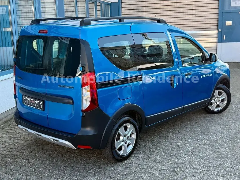 Gebraucht Dacia Dokker Stepway 131 PS (96 kW) 2021 Blau Van / Kleinbus
