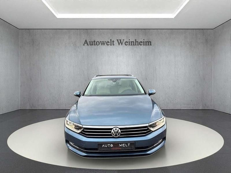 Gebraucht VW Passat Highline 150 PS (110 kW) 2014 Harvard blue metallic Kombi