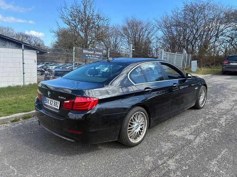 Second-hand BMW 530 258 CP (189 kW) 2012 Negru Berlinǎ