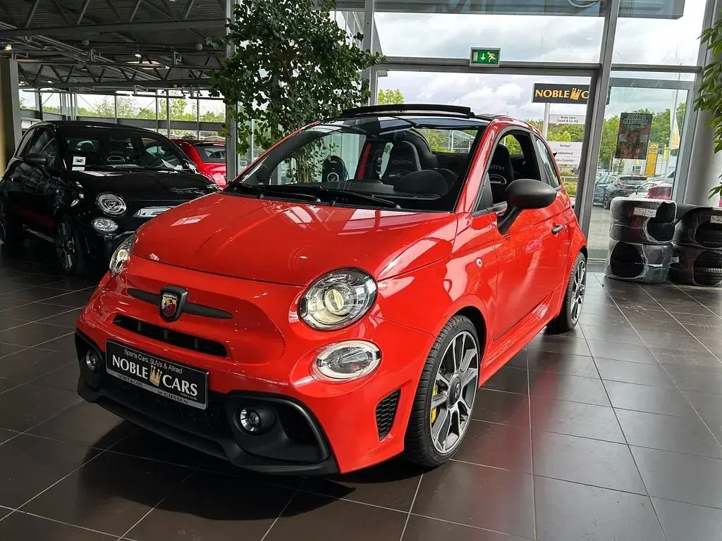 Second-hand Abarth 695C Turismo 179 CP (131 kW) 2024 Portocaliu Cabrio
