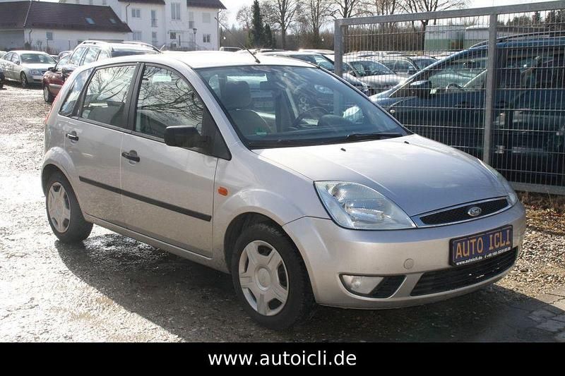 Gebraucht Ford Fiesta Ghia 80 PS (58 kW) 2005 Silber Kleinwagen