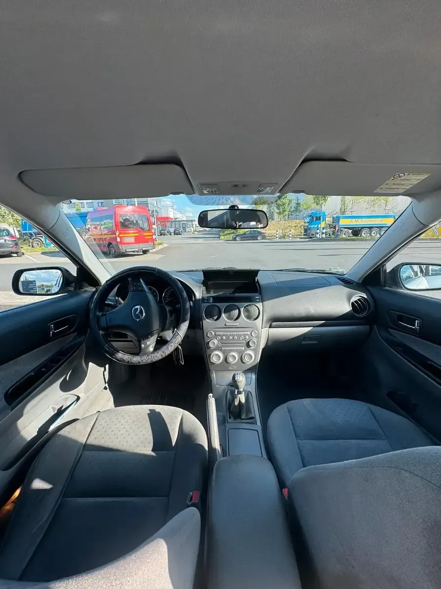 Używany Mazda 6 141 KM (103 kW) 2003 Srebrny Sedan/Limuzyna