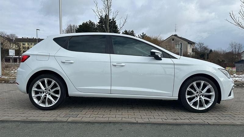 Gebraucht Seat Leon FR 131 PS (96 kW) 2020 Weiß Limousine