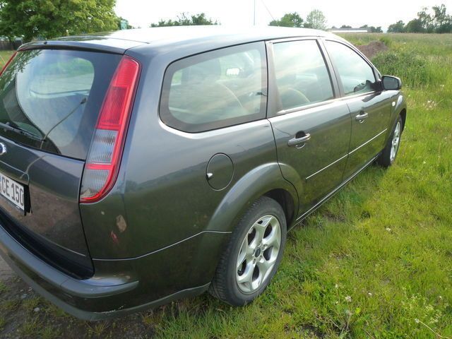 Gebraucht Ford Focus 101 PS (74 kW) 2007 Grau metallic Kombi