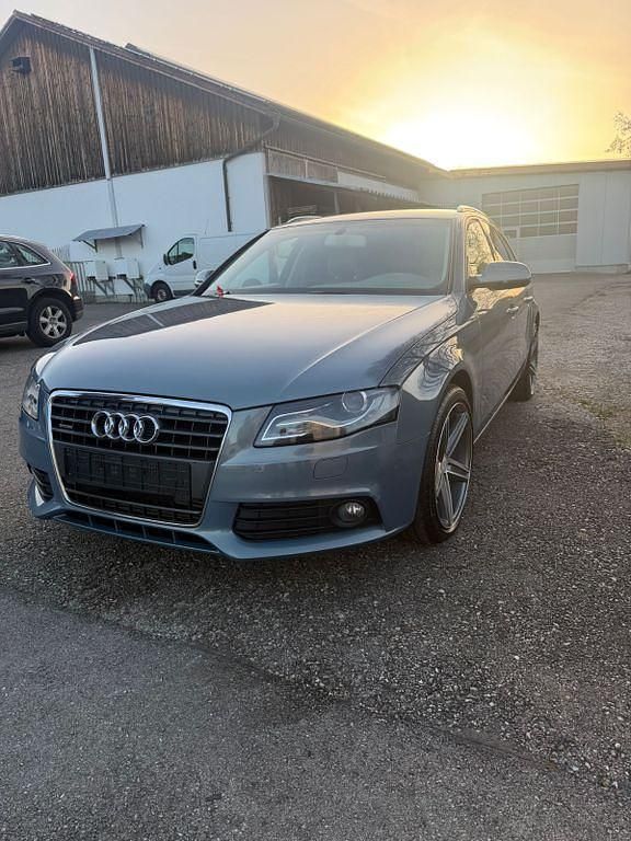 Gebraucht Audi A4 Ambiente 160 PS (117 kW) 2011 Blau Kombi