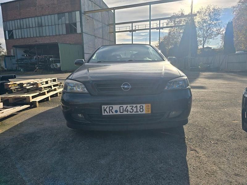 Gebraucht Opel Astra Cabriolet 101 PS (74 kW) 2003 Schwarz Cabrio