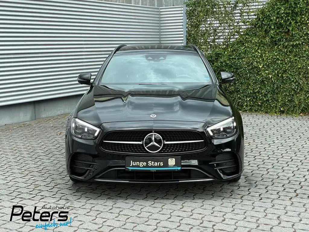 Gebraucht Mercedes E400 AMG 330 PS (242 kW) 2023 Schwarz  unilack Kombi