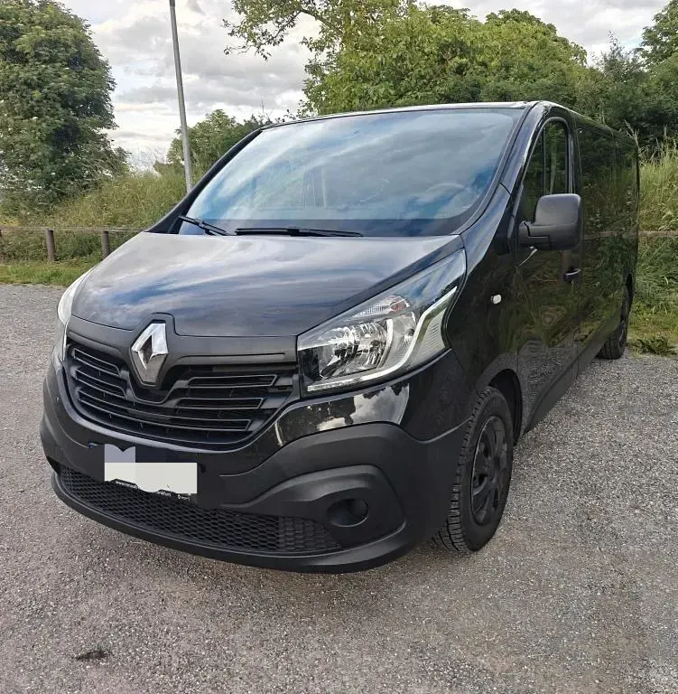 Gebraucht Renault Trafic Expression 95 PS (69 kW) 2016 Schwarz Van / Kleinbus