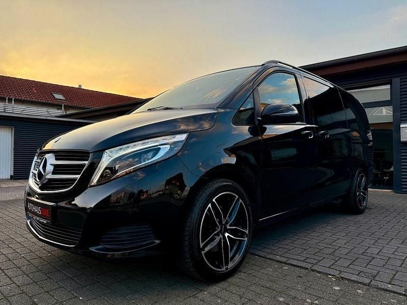 Schwarz Gebraucht 2019 Mercedes V250 Van / Kleinbus | 44.490 € (Etwas zu teuer) - Bild 1/4