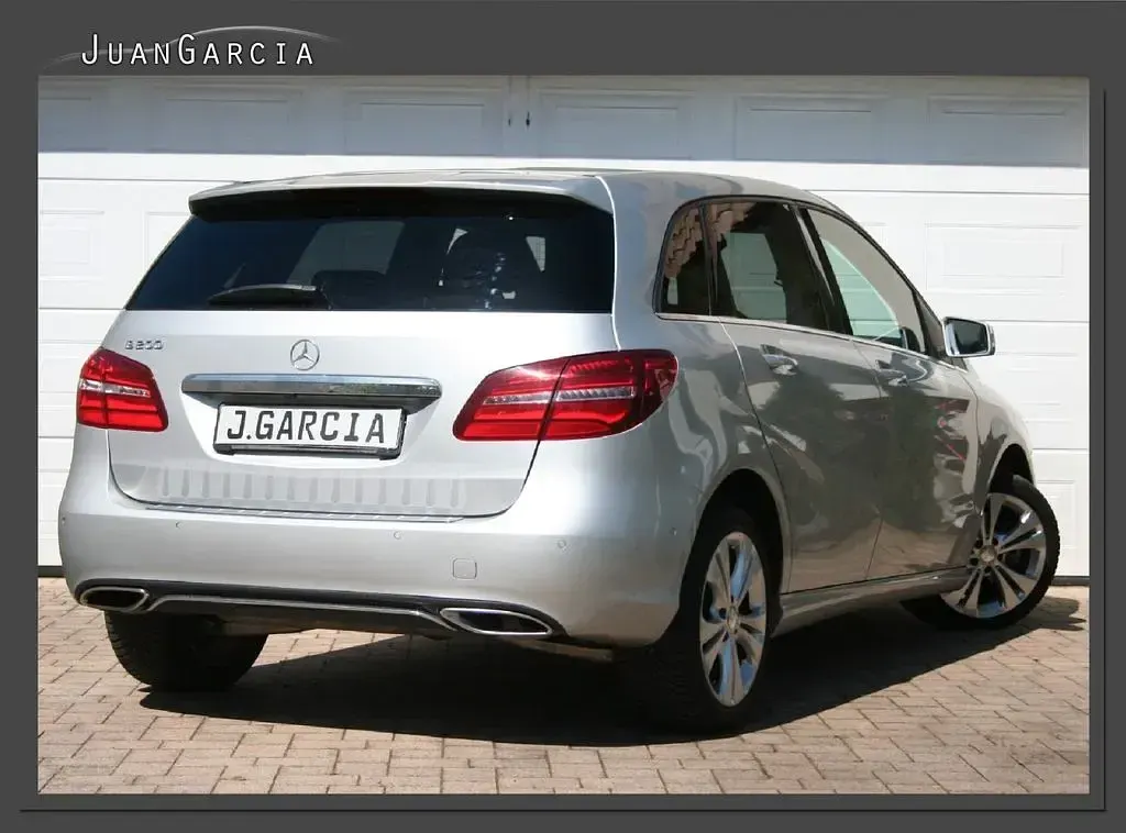 Gebraucht Mercedes B200 Urban 156 PS (114 kW) 2016 Silber Kleinwagen