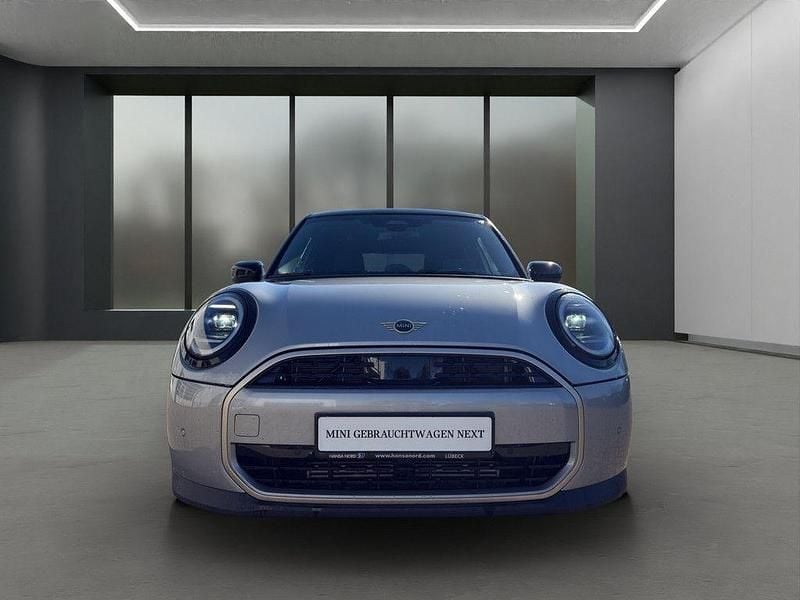 Gebraucht Mini Cooper Favoured 114 kW (156 PS) 2025 Silber / melting silver (metallic) Kleinwagen