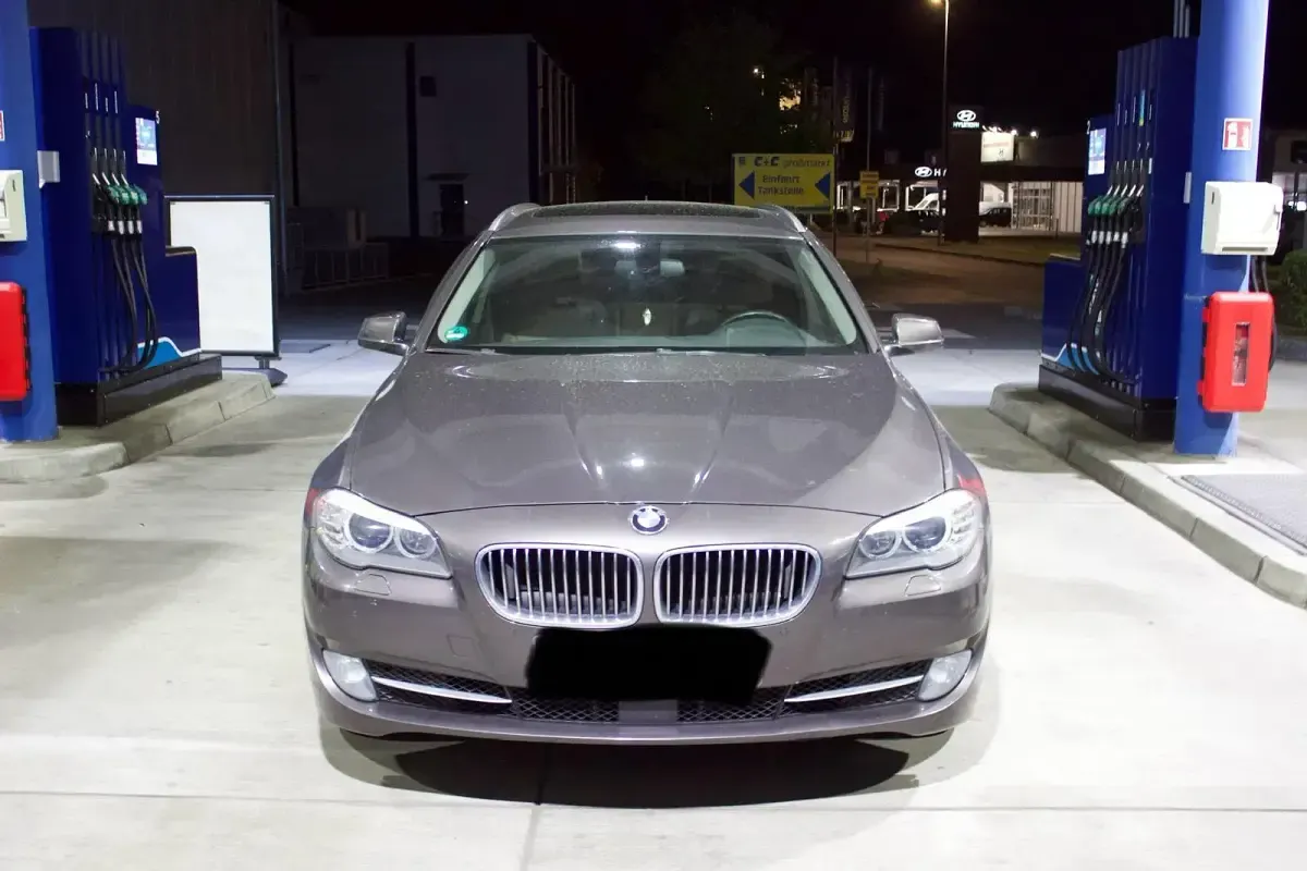 Gebraucht BMW 520 184 PS (135 kW) 2013 Braun Kombi