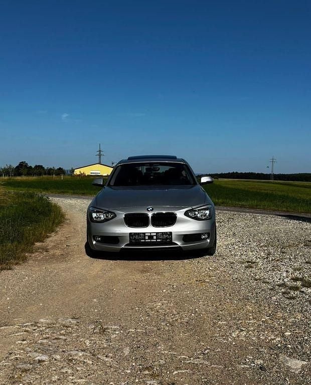 Grau Gebraucht 2013 BMW 116 Kleinwagen | 5.300 € (Superpreis) - Bild 1/4