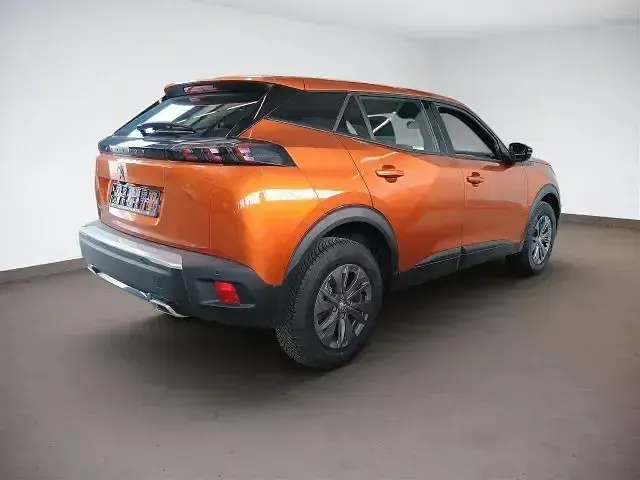 Gebraucht Peugeot 2008 Active 131 PS (96 kW) 2023 Fusion orange metallic SUV